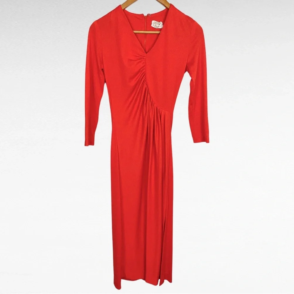 VINTAGE | Boutique Marcia Solid Red Ruched V-Neck Cheeky Side Slit Midi Dress